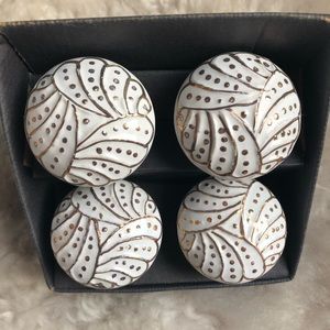 Set of 4 Drawer Pulls